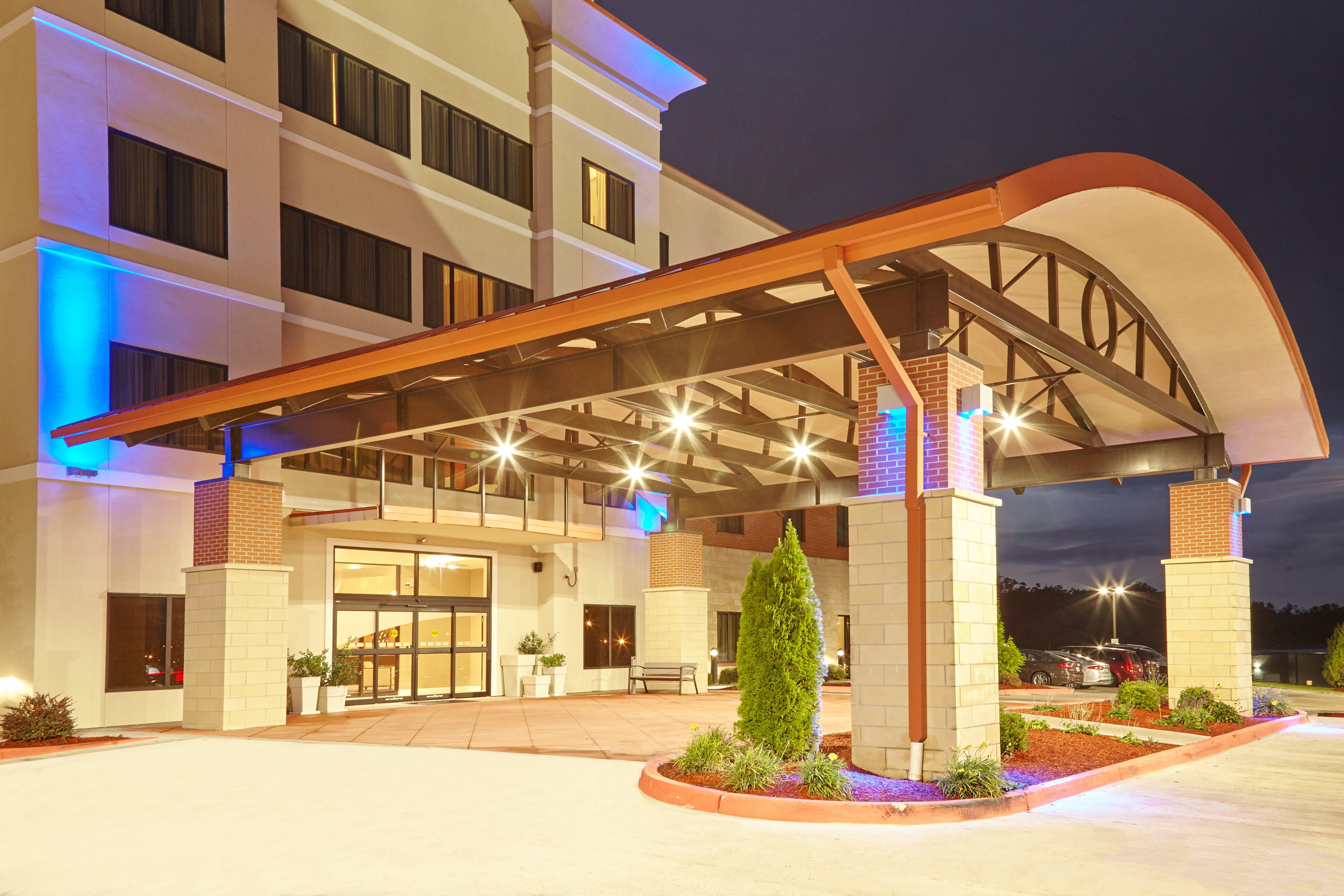 Holiday Inn Express And Suites Columbia University Area By Ihg Exterior photo